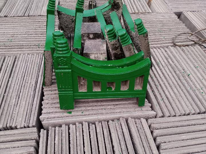 لاين حدائق حسب الطلب 
انتاج معمل الاخوين 
بغداد منطقة بوب الشام 
***********
