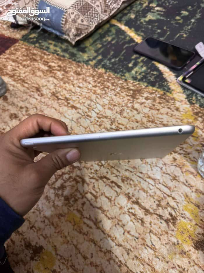 السلام عليكم
ايباد 9
ذاكره 256
بطاريته 86
الجهاز كفاله من الزلغ
فقط شاحن ويا
السعر 300الف //أو مراوس 
عنواني بصرة قبله شارع السوق الكبير
***********
***********
