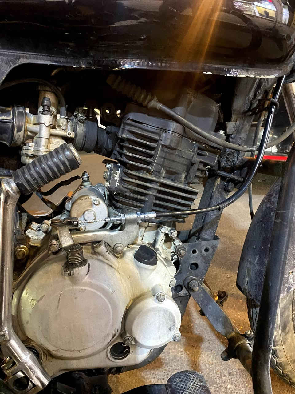 الدراجة نظيفه بحالة طيبة وما تشتكي من شي  استخدام خفيف ومحافظة عليها.
⚡ كهربائيات كاملة وشغالة 100٪
🔧 ينقصها فقط العداد
📄 تحتوي على أوراق أصولية كاملة وقابلة للترقيم، ينقصها فقط ورقة المعرض.
المكينة قوية و نظيفه شوفت عينك 👌
💰 السعر (850)وقابل للتخفيض للجادين
اللي مهتم يتواصل خاص 
او عبر الرقم ***********
بغداد
