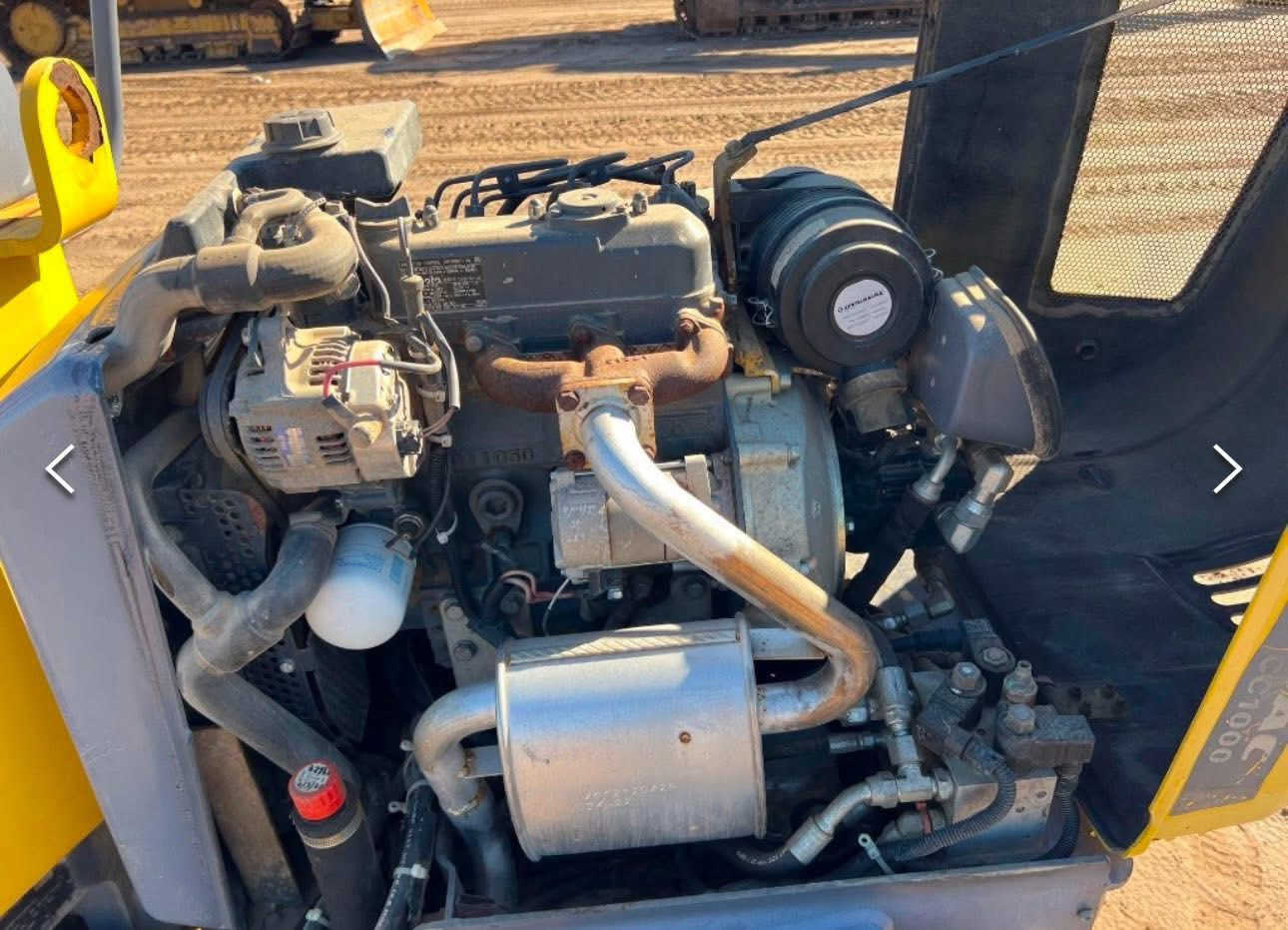 للبيع حادلات دينباك موديل 2013العدد 2حجم طن ونص استيراد جديد مامشتغلات بالعراق للاستفسار ***********كربلاء
