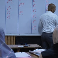 رياضيات • السادس العلمي • معهد القلم