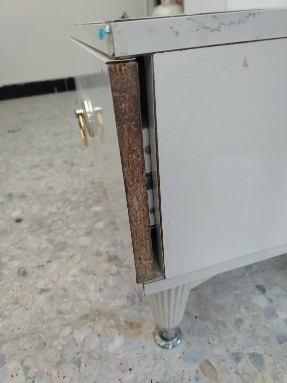 السلام عليكم غرفة 5قطع للبيع جديدة استعمال ٦ أشهر اضرارهة بصيطة لعنوان بغداد لكرخ 
لسعر ٣٥٠ وبيهة مجال


**إذا كنت صاحب هذا الإعلان وتريد حذفه لأي سبب، رجاءا أرسل رسالة إلى الدعم الفني**