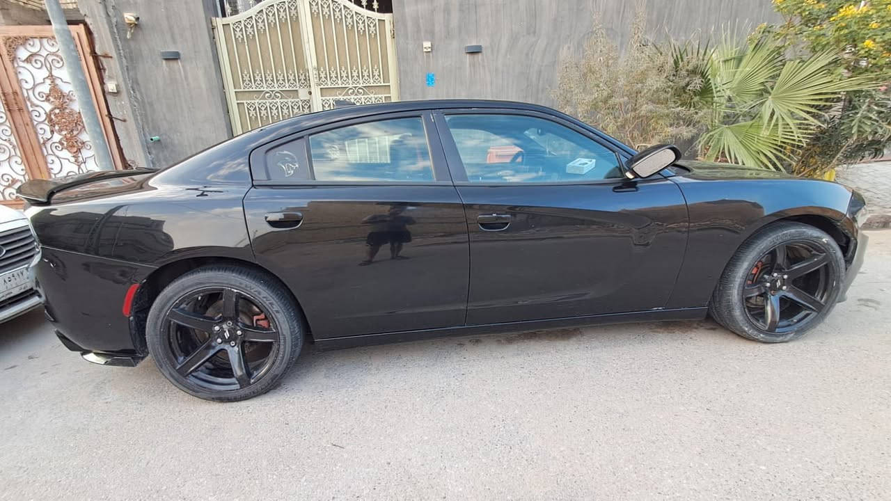 جارجر ١٧ كندي  سياره داخله كلين هنا صار بيها جاملغ صبغ الامامي مال سايق  السياره بيها مكانات بارد ما بيها اي قطعه مبدله كلهن بلاد  
فتح براغي البنيد و جاملغ بس علمود تقسيم صور الحادث عندي و سونار مالها 

ملاحظه السياره 
كير جديد 
مكينه جديده
مشط جديد
اكسل جديد
درايم شفت جديد
براد جديد
باتري جديد
 رقم اربيل بسمي 
 سياره نقصها ترتيب دعاميه   
و حداديه ترتيب

***********

مكلف بل نشر
