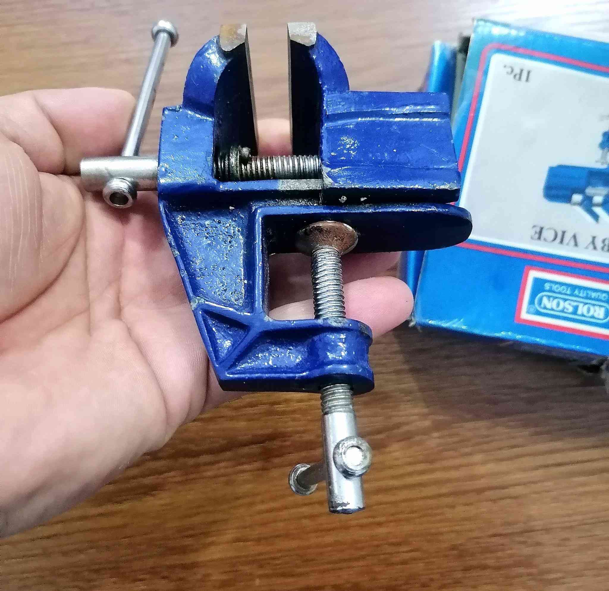 منكنة انكليزية قديمة حجم صغير جديدة غير مستخدمة
متوفر توصيل


**إذا كنت صاحب هذا الإعلان وتريد حذفه لأي سبب، رجاءا أرسل رسالة إلى الدعم الفني**