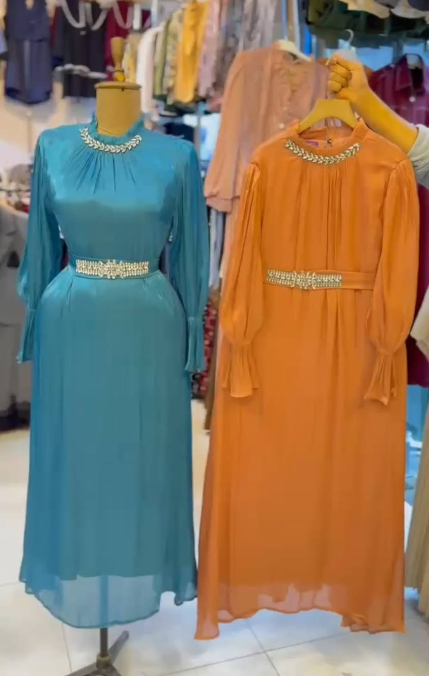 فستان العيد
السعر ٢٠ الف فقط  
خامة اوركنزا مبطن 
38–40–42–44–46 النجف, العراق


**إذا كنت صاحب هذا الإعلان وتريد حذفه لأي سبب، رجاءا أرسل رسالة إلى الدعم الفني**