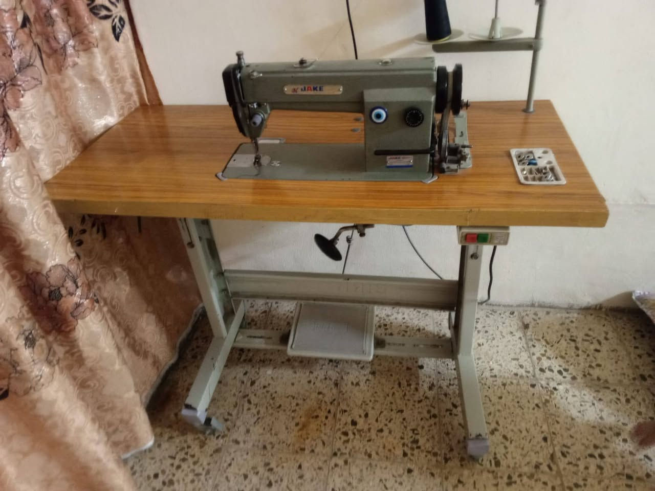 سلام عليكم مكينه خياطه للبيع السعر 250وبيه مجال مكاني الحصوه حي الانوار اتصل على رقم   ‏‪***********‬‏
