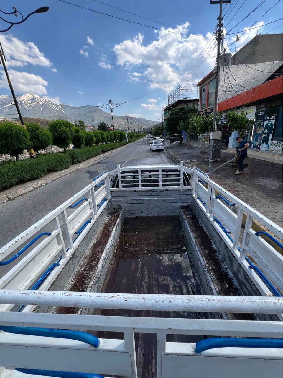 Toyota hailux  2008مەرزیە  5قولاب بۆ فرۆشتن سیارکە مۆدێلی   سیارەکە زۆر خاوێن ماوەتەوە تۆزێک قوپو ساردی هەیە دەرکەی پشتی هەیە رسمی سۆنەرم داناوە لە کۆتا رسمەکان  بۆ زانیاری زیاتر پەیوەندی بەم ژمارەیەوە بکە     ***********
***********
وەتسئاب Singapore
