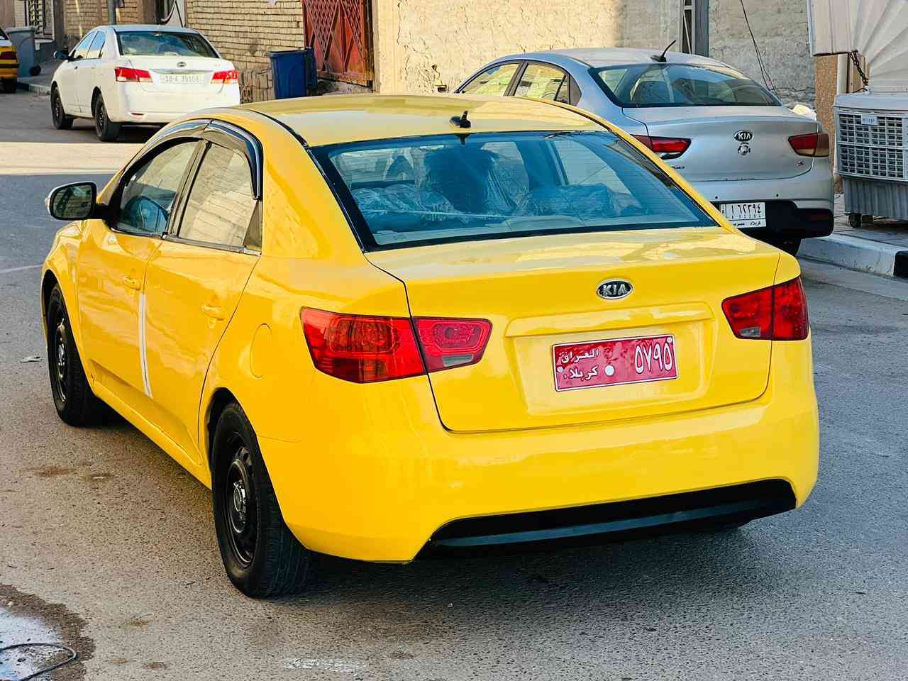 (السعر68 قابل للتفاوض)
السلام عليكم للبيع كيا فورتي موديل2010وارد خليجي بيها باب خلفي مطخوخ بس سياره جديده وجاهزه كير محرك حداده تخم تاير تبريد مانقصها اي شي مصفره هيئه وغرامات مواصفات تحكم ستيرن اشاير بلمري محرك2000دوش سياره ماقصها برغي رقم كربلاء
عنوان السياره كربلاء المقدسة 
للاستفسار اكثر اتصل***********
