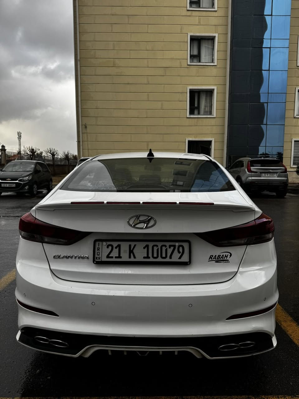هيونداي النترا (افانتي) 2017 وارد كوري كلين.
ماشية 98,100كيلو متر، رقم سليمانيه باسمي.
سنوية ورقم جديد وهزة جديدة
السيارة تعتبر كلين بيها الدوسة من جهه السايق معدله ومصبوغه ومن جهة السكن فقط شبر معدل ومصبوغ
واني صبغت الدعامية الامامية والخلفيه للجمالية موضحه بالصور.
محرك 1.6 GDI
شاشة 
كامرة خلفيه
حساسات خلفيه
تحكمات ستيرن
مرايات شفط
سعرها 137$ وبيها مجال شرط التحويل. 
مكان السيارة اربيل مجمع لالاف ١٥٠
 رقمي ***********
