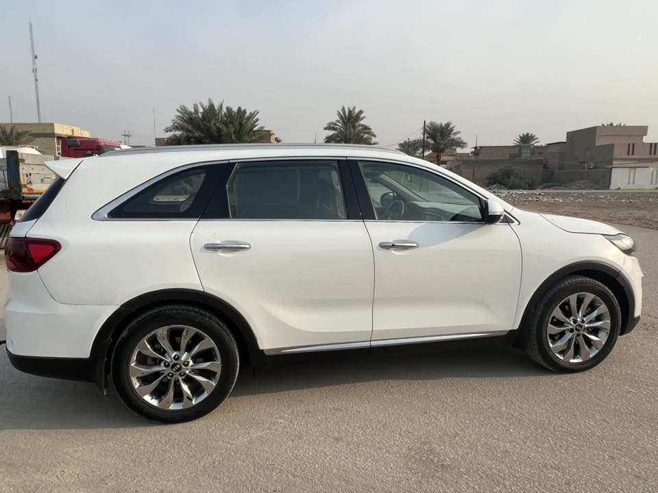 السلام عليكم 

رمضان كريم انشاء الله 

للبيع سورنتو 2019 خليجية ( معروفة مواصفاتها ) بيه قطعتين السونار مرفق مع الصور 

السعر 215 وبيها مجال 

للاستفسار :***********
