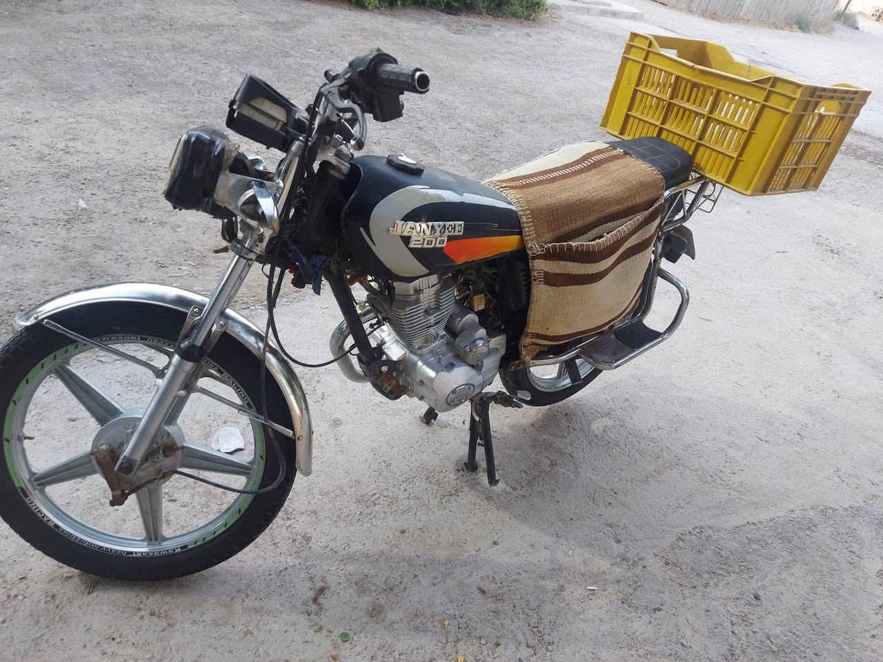 دراجه للبيع السعر ٢٧٥ وبيه مجال *********** المكان بعقوبه
