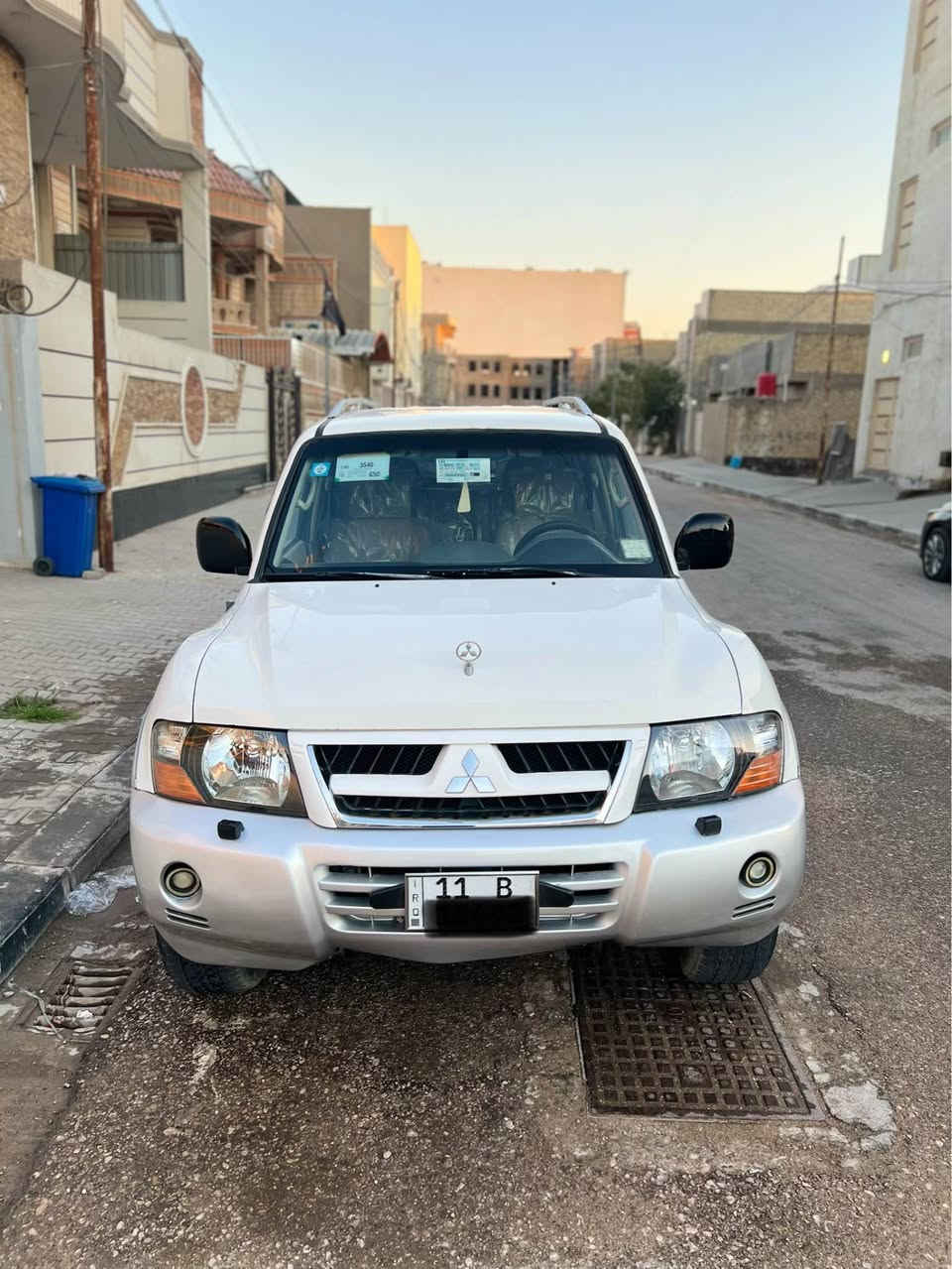 السلام عليكم 
باجيرو ٢٠٠٧ رقم بغداد أنكليزي 
السياره جاهزه كير ومكينه وحدانيه وتبريد وتخم تاير 
مكفوله من أي ضربه أو تبديل أو صبغ بيها فقط بكصه البنيه 
السعر ٩٣ وبيها مجال المكان النجف 
للاتصال *********** النجف, العراق
