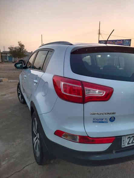 السلام عليكم سبورتاج موديل 2014 خليجيه رقم وسنويه جديد وباسمي سياره مواصفات الاستندر مابي جلد وبنوراما باقي مواصفات موجوده السياره مكفوله ونظيفه حيل بيه اشويه كارت امبين بالسونار السياره مكينه مامفتوح صدر امامي خلفي جديد السياره جاهزه ماشيه 164 الف قابل للزياده
السعر ١٦٣ وبي مجال ومكان السياره ديالى خانقين 
الشراي يتصل اخوان عليه 
*********** خناقين
