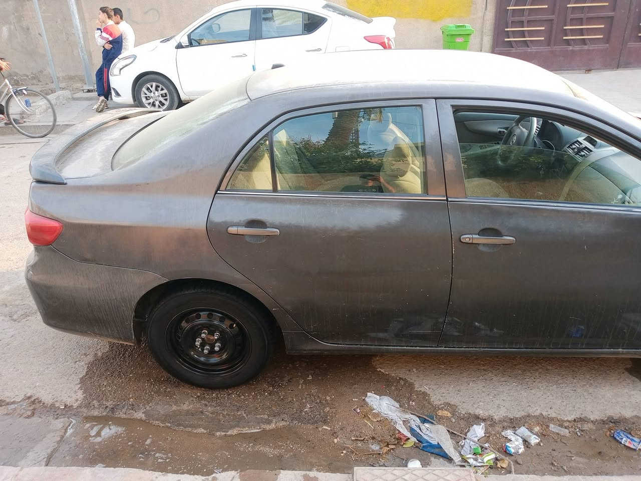 سلام عليكم كورلة ٩ محدث ١٣ السيارة اي نقص ما بيها والسيارة ليبل واحد بيها بس الجاملغ الورة السايق مصلح  السيارة واكفة علا صبغة واي نقص ما بيها السعر 103 وبيها مجال حك الجية والشراي يتصل ***********
