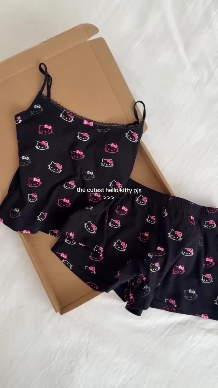 متوفر تراك كيتي قطني يجنن خامته 🩷🩷
السعر 12 الف 
قياسات S.M.L.XL.XXL

يتوفر تغليف هدايا 🎁 
يتوفر دفع عند الاستلام  و ايضا زين كاش - ماستر

يرجى فحص البضاعه قبل الاستلام من المندوب.
توصيل بغداد 5 الاف
توصيل محافظات 6 الاف
#hellokitty #kitty #kuromi #mymelody #iraq


**إذا كنت صاحب هذا الإعلان وتريد حذفه لأي سبب، رجاءا أرسل رسالة إلى الدعم الفني**