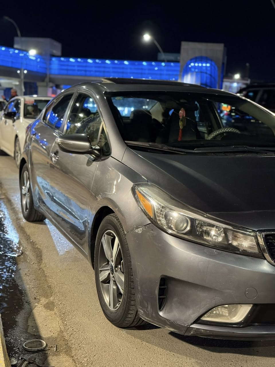 السلام عليكم
كيا فورتي موديل 2018 وارد امريكي فول مواصفات 
بصمة
فتحة سقف
انضمة قيادة
شاشه + كامرة 
حساسات 
بدون صبغ بيها بارد قليل قبغ الجنطة سيارة جاهزة من كلشي ومابيها كل نقص السعر 125 وبيها مجال للاستفسار ***********
