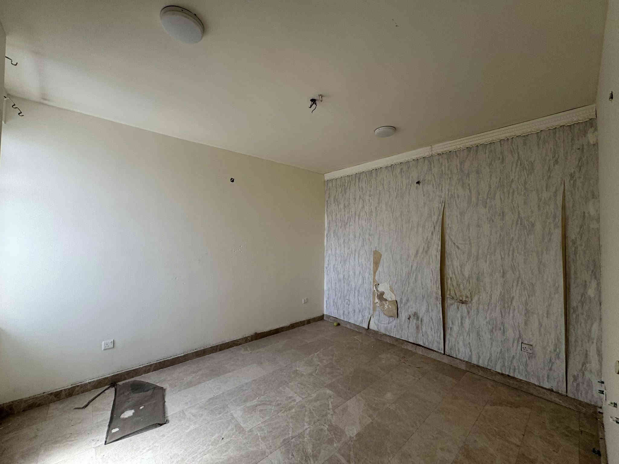 #للأيـــجار_في_الســـيدية

بيت 80م نظيف ثلاثة طوابق اربع غرف نوم وصالة ومطبخ وخدمات عدد ثلاثة ايجار مليون وربع وبي مجال

بأمكانك عرض عقارك عندنا 
زبائننا الكرام نستقبل كافة عروضكم وطلباتكم 

للاستفسار يرجى الاتصال على الرقم 
***********

او زيارة مكتب القيسي للعقار والأعمار
عنوان المكتب
#السيديه_شارع_المركز_مقابل_التفاح_الاخضر
