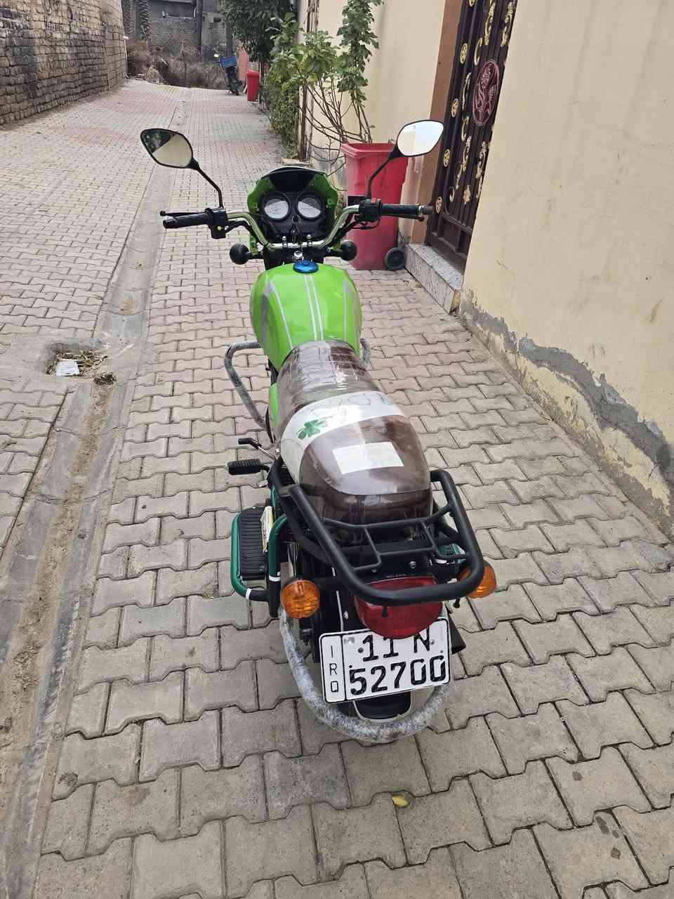 دايوان A26
موديل 2023
دراجه مكفوله كفاله عامه
مرقمه انكليزي تحويل ثاني يوم
هزه جديده +ملصق لهزه
سعر خاص 
مكاني بعقوبه 
شراي يتصل 
***********
