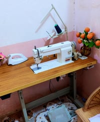 مكينه خياطه البيع 07851331910