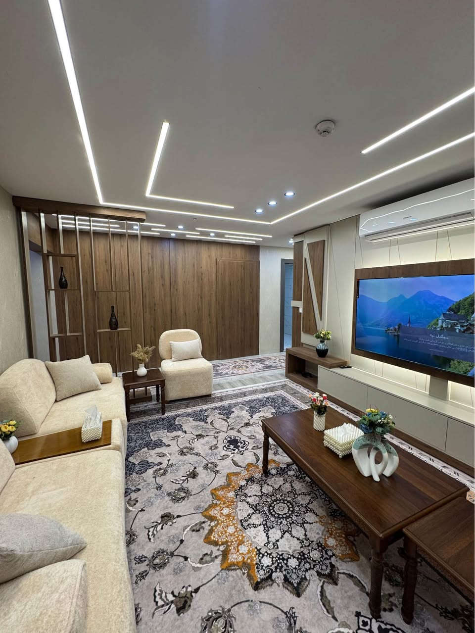 شقة اربع غرف وصالة  
مساحة 173 متر
الايجار 1000$
مجمع لايف تاورز
للاستفسار:
*********** أربيل, العراق
