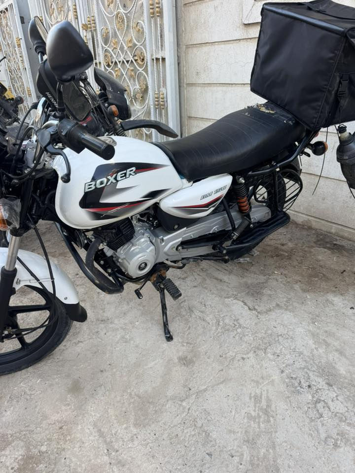 سلام عليكم متوفر دراجة بوكسر 2023 للبيع نضافة خير من الله محرك جديد ما مبدل مال شركة دراجة مرقمة لوحات انكليزي سعر 2250 وبيها مجال للشراي للتواصل *********** بي واتساب و هذا اتصال ***********
