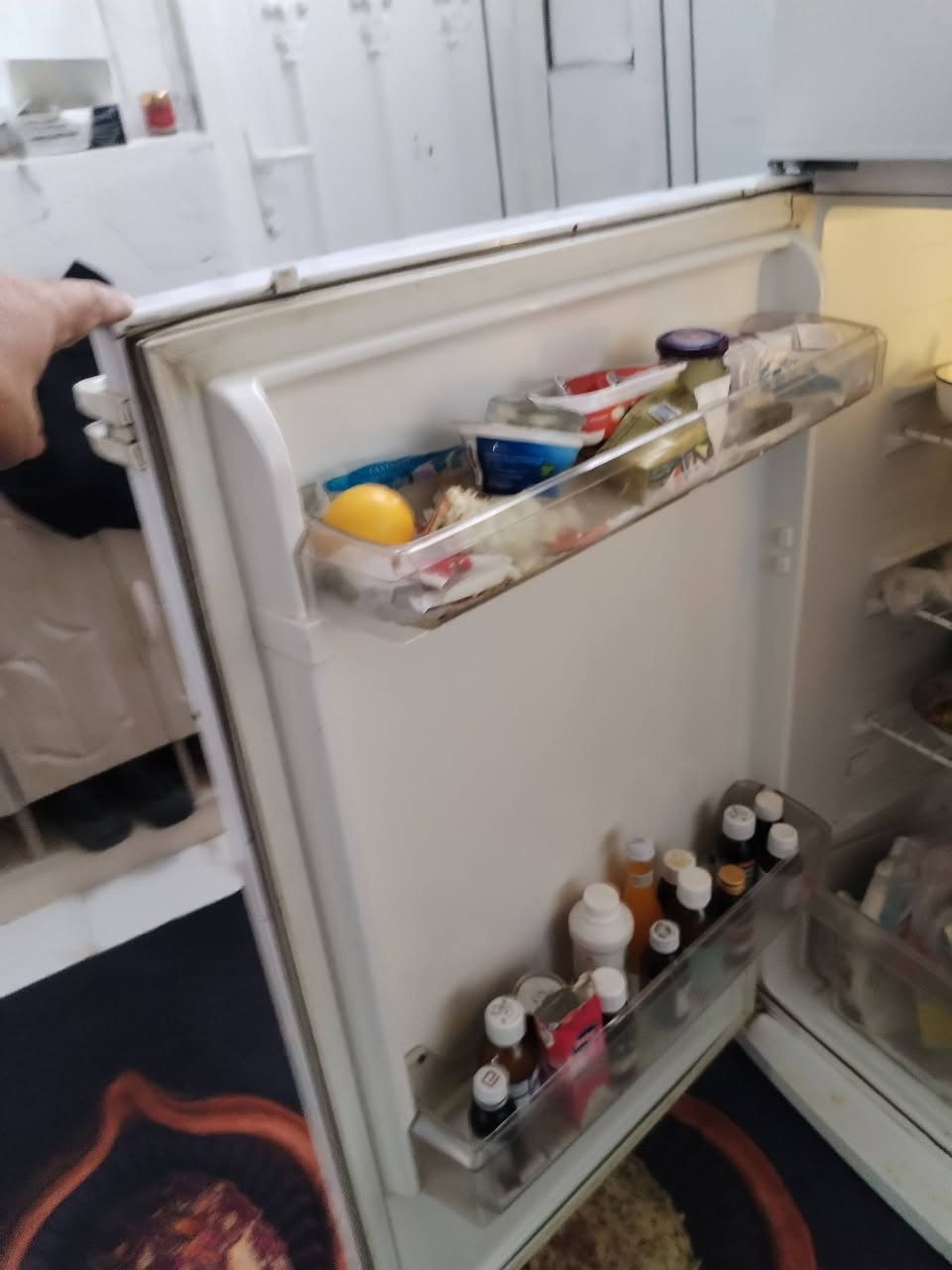 السلام عليكم عندي ثلاجه كبيره بيكو للبيع مكاني اليرموك اربع شوارع السعر ١٥٠ وبيها مجال للاستفسار الاتصال على الرقم ***********
