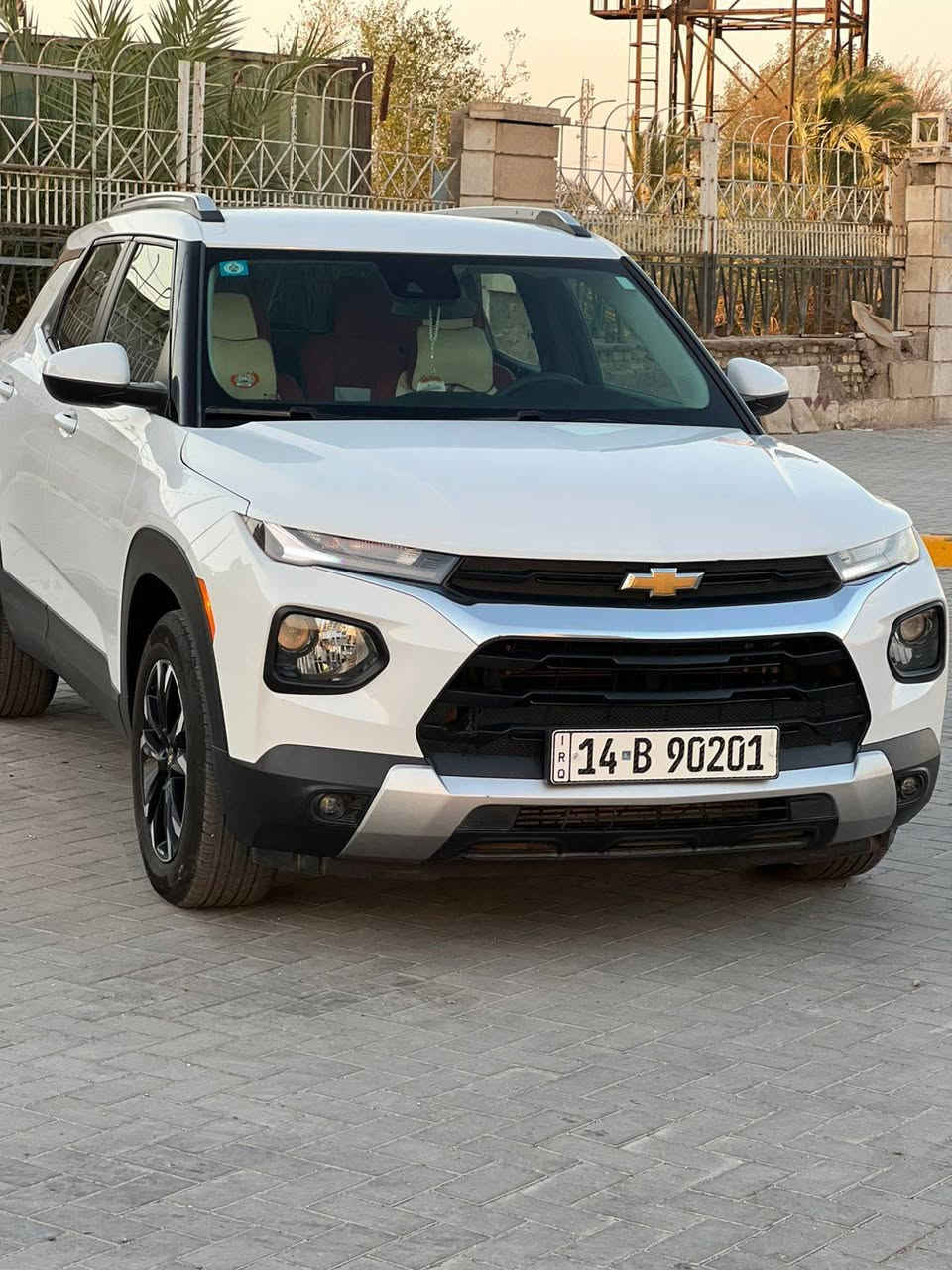 السلام عليكم
تيل بلايزر 1300 تيربو 
موديل 23 كلين تايتل. مكفولة كفالة عامة .
حره بصرة تحويل ثاني يوم 
تقرير غرق بدون حادث شغالة داخل أمريكا. 
السيارة حلوة وبحالة ممتازه ما ناقصها اي شي 
ماشية 50 الف كيلو متر وليس ميل 
مكان السيارة بصرة 
جميع المواصفات الحديثة بيه وكلها  تعمل .
الهاتف / ***********
بيع وليس مراوس 
البصره المعقل
