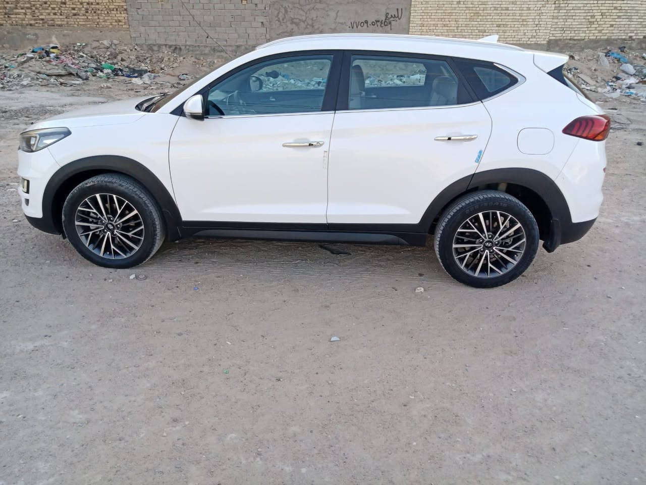 توسان 2020 خليجي كفاله عامه ماشيه 70 الف حقيقي فول مواصفات عدا البانوراما 
السعر 185$ *********** مكان السياره كربلاء
