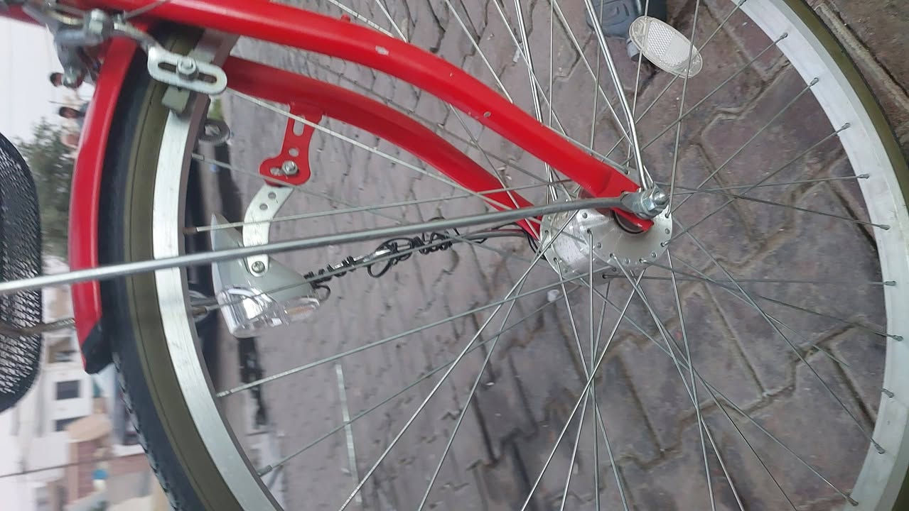 بايسكل للبيع ياباني گير وحساس اللايت موجود حجم 26 احمر جاهز السعر 125 عنوان كركوك ***********9
