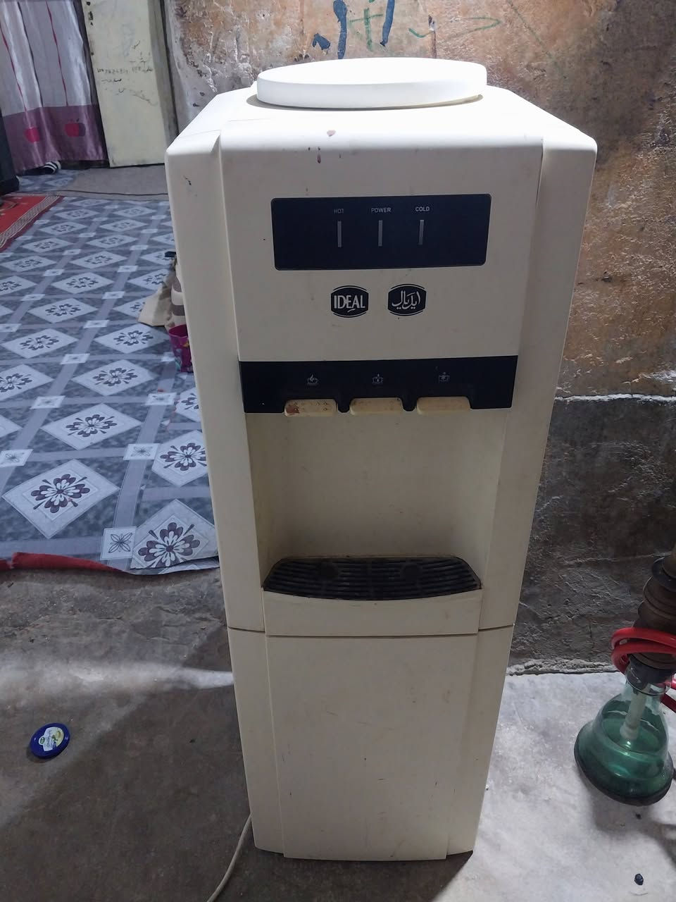 اسلام عليكم ابلازمات او تلفزيون اثنين  يشتقلن بس ما تتلع صوره او وحده شقاله او براد شقال ***********
