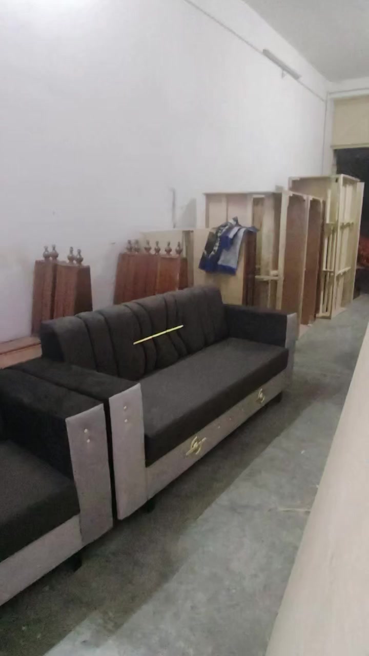 السلام علیکم للبیع تخم عشره مقعد حطاطه درجه اولئ اسفنج باب اول السعر 650وبی مجال شی قلیل مکانی هیت شارع مرکز الشباب رقم ***********
