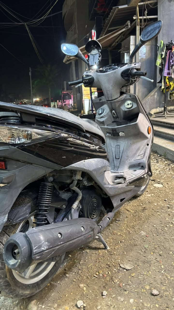 سلام عليكم (سكنس لد) للبيع
دراجه بلاديه
 كفرات بلادي 
مكينه بلادي كهربائيات كله شغاله 
مجرد اكو كسر بالكفر وبالماسده صغير 
دراجه مكينه خرسه 
مسويله ادامه كلجات وبلك ودهن يورل جديد 
السعر( ١٤ ورقه )
رقمي ***********
