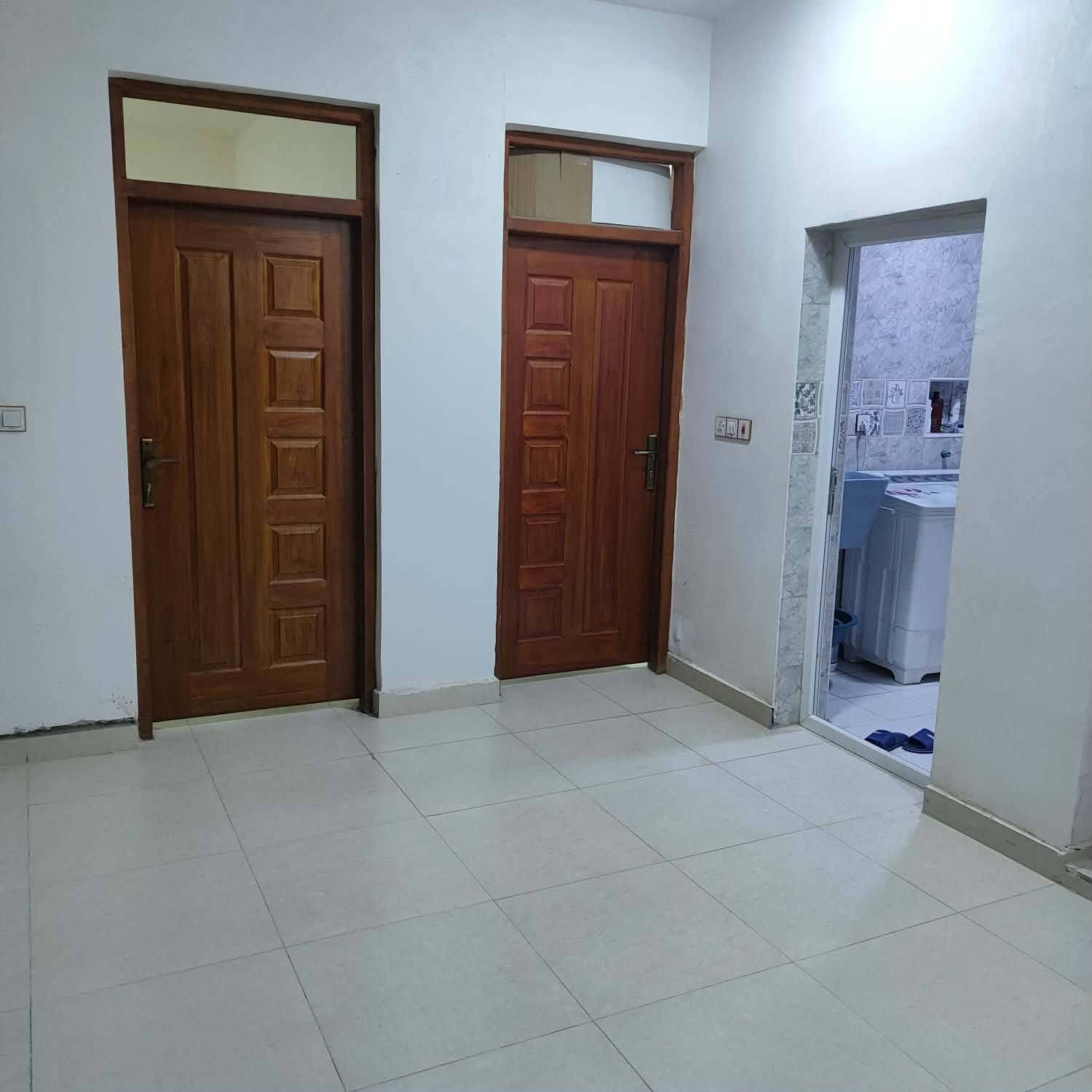 🏠 دار للبيع –📍 الموقع: الديوانيه   حي الزهراء –قرب المستوصف 
 
📐 مطلوب اسكان 34
 
تسديد الشهري  199(ملاحظه تغيير كفيل مباشر)

📐 المساحة: 150 متر(📌موقع ركن على ساحه)

📐الواجهة 10 م × النزال 15

📄 الطابو: صرف

🔹 تفاصيل الدار:
✅ طابقين – بناء كونكريت مسلح 
✅ الكهرباء غير مطلوبة (بوري)
✅الطابق الأرضي:
✅ غرفة 
✅ استقبال
✅ صالة 
✅ مطبخ 
✅ صحيات
✅الطابق الثاني:
✅ صالة 
✅ غرف 2
✅ صحيات
✅البناء درجه اولى شيش اوكراني 
✅ نظام كاميرات مراقبة
✅ سنة البناء: 2022
~~~~~~~~~~~~~
#متابعة_الصفحة
#نستقبل_جميع_عروضكم
———————————————————
🔺#للاستفسار الاتصال ع الارقام
‪***********‬‏📲 

  او مراسله واتساب +964 770 986 0830 📲  
—————————————————————
او زيارة مكتبنا من الساعة 3 الظهر الى 8 مساء 
🔺العنوان:- مكتب بلجيبه 
🔺حي سايدين جامع الرضا بلجيبه يم مدرسه الفجر
