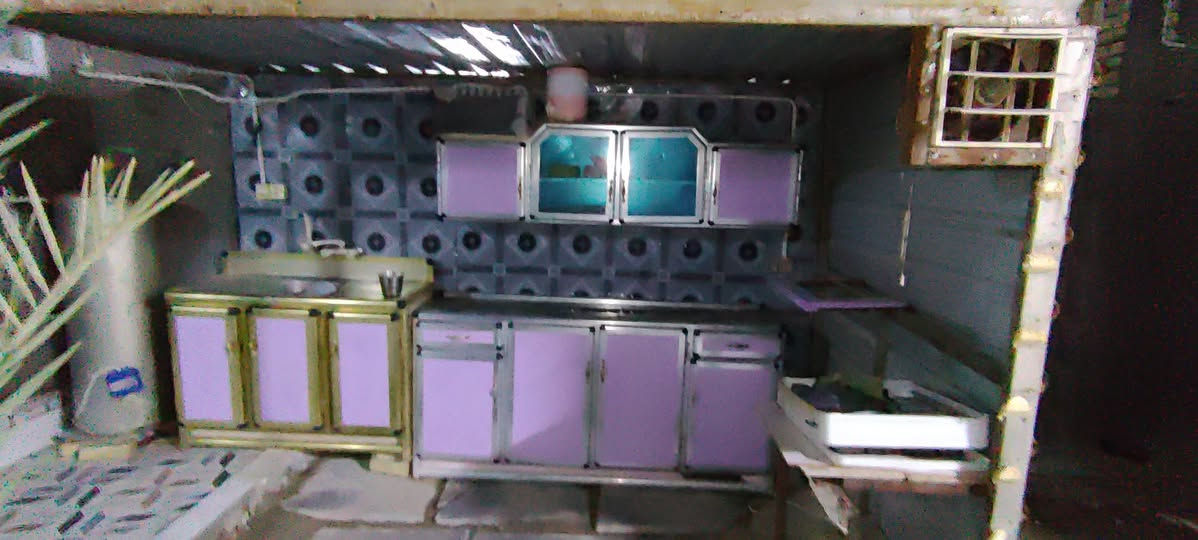 السلام عليكم كاونتر للبيع مترين والسنكي متره و٢٠ نضيف كلش السعر ١٦٠ المكان رميثه الرقم ***********
