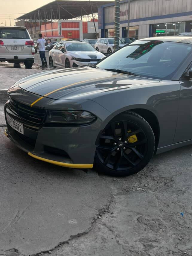 السلام عليكم جارجر sxt 23
مراوس بجارجر rt او اوباما 18 وفوك 
حادثها جاملغ خلفي بدون دواخل وبدون ايرباك وبيها 3 قطع كلير من امريكا فقط 
مكانها حي الجهاد 
***********
