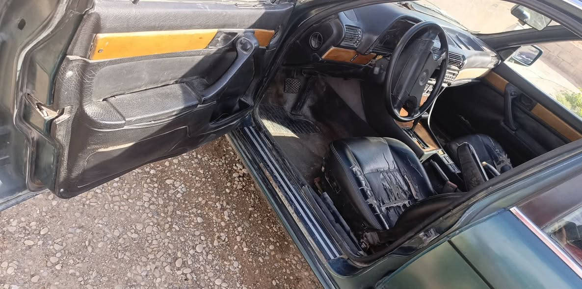 السلام عليكم بي ام حجم 735موديل 91گير محرك شرط تخم تاير نضيف حداديه خلفي امامي نضيف باتري جديد راديتر جديد غرفه نضيفه كهربائيات شغاله سياره شرط التحويل للبيع او مراوس حسب القناعه سعر 30وبيهه مجال حك الجيه***********
