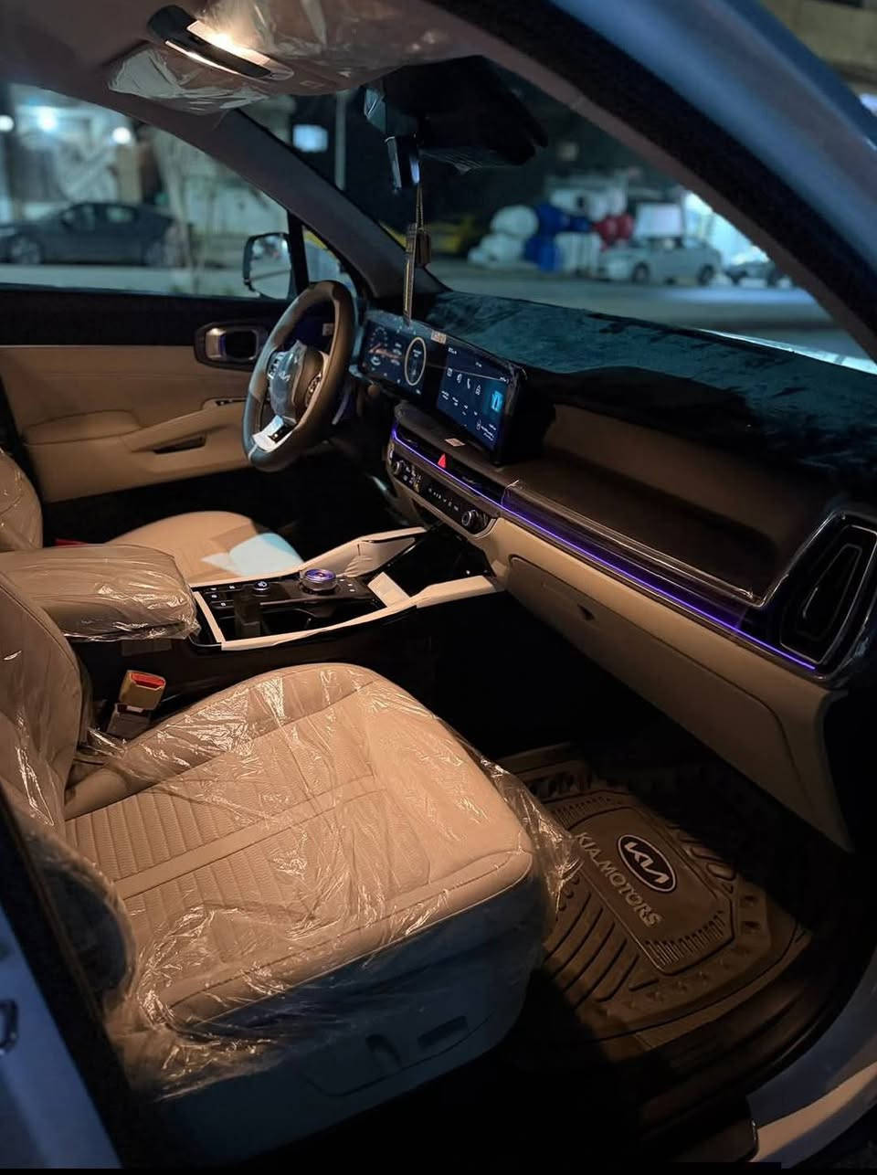 السلام عليكم سياره سورنتو 2025 ماصار هواي من اخذتها السياره كفاله عامه محرك 6V ويل 20 شاشه كبيره مانع انزلاغ السياره خير من الله ماشيه (1230)السياره جديده كلش ونضيفه بعدها بضمان الشركه رقمها حلوو السعر 340 وبيها مجال
للاستفسار *********** مكان سياره واسط الكوت
