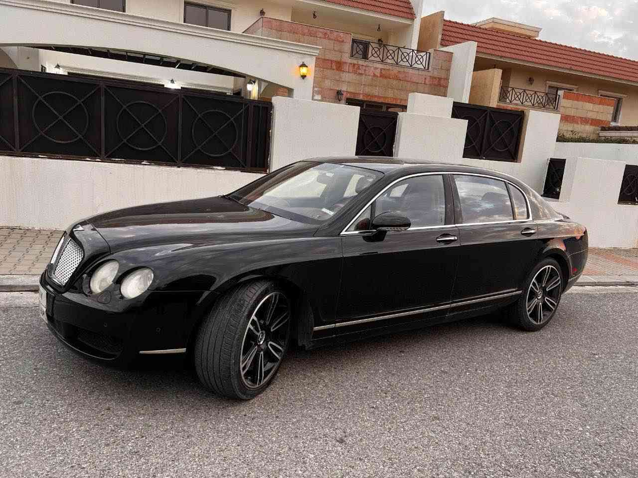 بنتلي ٢٠٠٨ بدون صبغ سياره بلاديه حنى كتلوكات السياره بيها رقم سليمانيه مميز السياره فووول مواصفات مكان السياره أربيل للاستفسار الاتصال على *********** أربيل, العراق
