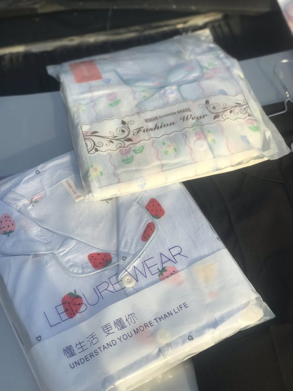 تراكً بناتي قياسات من L الى 4XL
خامهَ كريشه الاصليهَ 
الكميه محدوده 
السعر التراكَ كامل ب10 الاف دينار 
العنوان : الخاجيه شارع 30 مقابل الساحه الترابيه الي بصف مركز الاسنان 
للحجز واتساب ***********
توصيل داخل وخارج واسط
