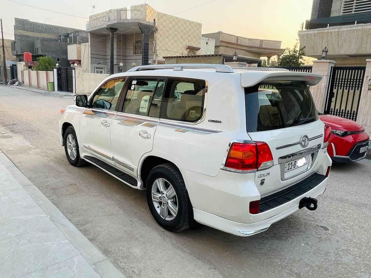 السلام عليكم لاندكروز جكساره GXR  2014 بريم فول مواصفات رقم بغداد بأسمي اربع ارقام  ماشيه 98 الف كيلو متر ام الطفايه مكفوله من الضربه والصبغ الدعاميات جماليه بيه بارد اربع اصابع  محرك 6 سلندر 4000 المواصفات فتحه سلايت روف بصمات شاشه كامره بصمه يدات لمس لفتح القفل زراك لايت مري شفط مري قلاب عند الرجوع اشاير بلمري داخل بيجي حساسات خلفيه  نيكلات بالدوس مكتوب لاندكروز نيكلات بالبوب كشافات لد  جرس تدك ب120  فور ويل ثلاجه تبريد 3 قطع تبريد مركزي خلفي طفايه  لايت زنون عالي ناصي داخل جلدكشن كهرباء تحكم بلايت شاشه مانع انزلاق نضام تغريز السياره حلوه مابيها اي نقص جاهزه من كل النواحي السعر 385 للاستفسار *********** مكان السياره بابل  ومن الله التوفيق
