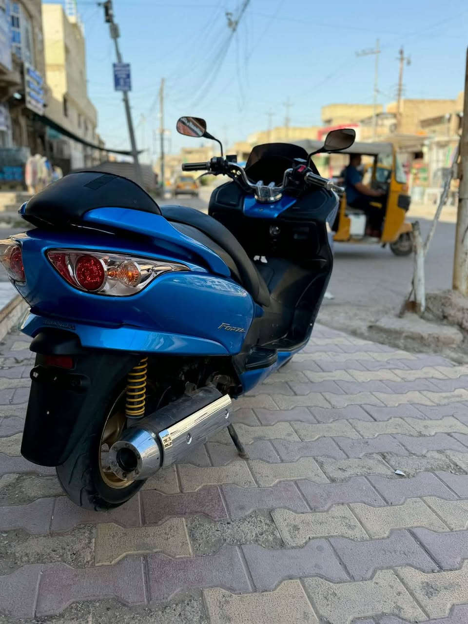 اللهم صل عل محمد وأل محمد
السلام عليكم للبيع دراجه فورزا (9/0) 
الدراجه مكفوله كفاله عامه كهربائيات وحساسات كلها شغاله مكينه ناعمه كير شغلل الدراجه كلش حلوه مستعجل عله بيعتها   ( هـ ) ‭0776 547 8964‬
