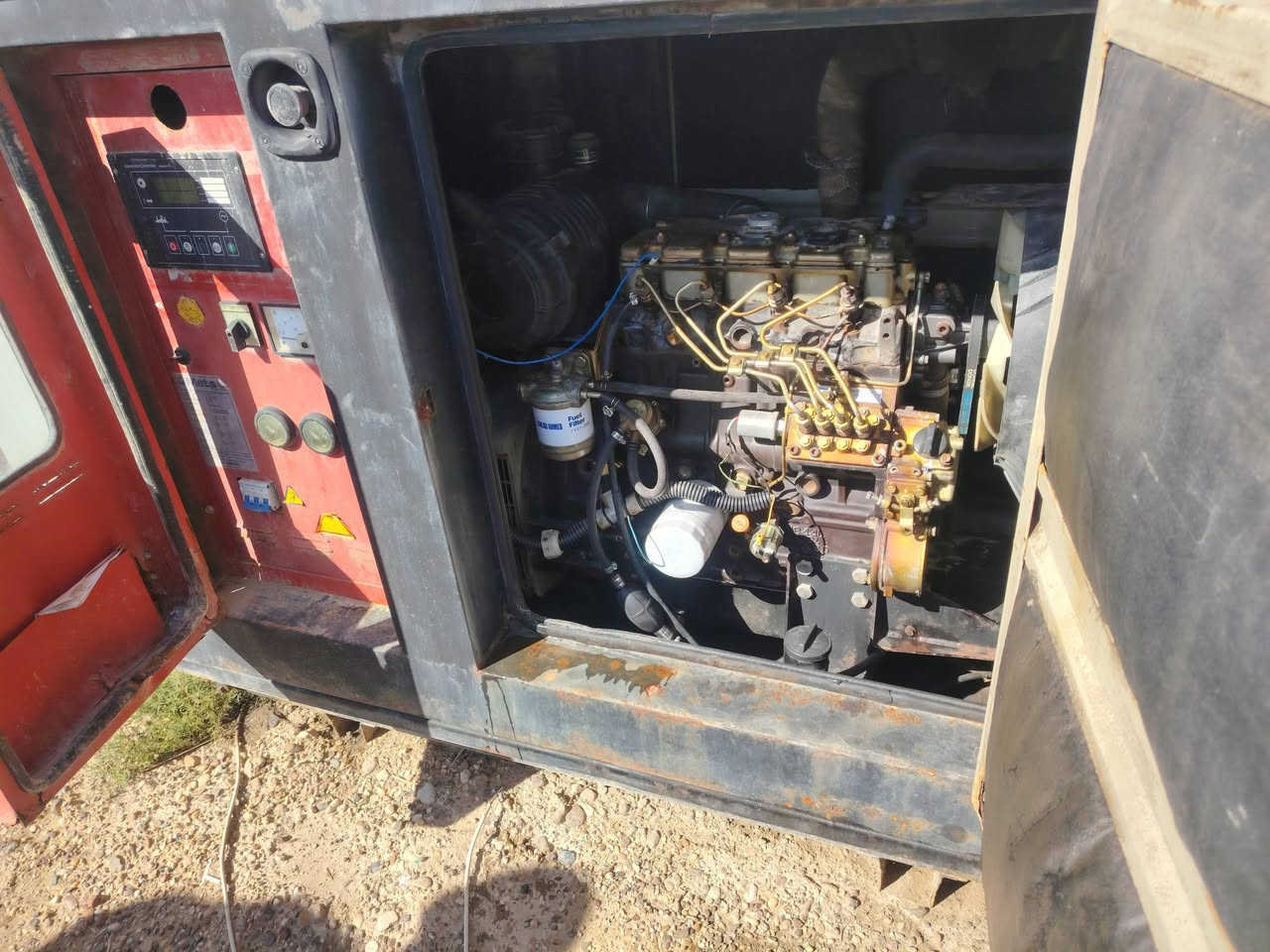 السلام عليكم مولد للبيع بيركنز انكليزي 17.5 كيفي ثري فيز بلادي ما مفتوح لا تبخير ولا تنقيص مولد جاهز برودكشن وحمايات للاستفسار اتصل على رقم ***********
