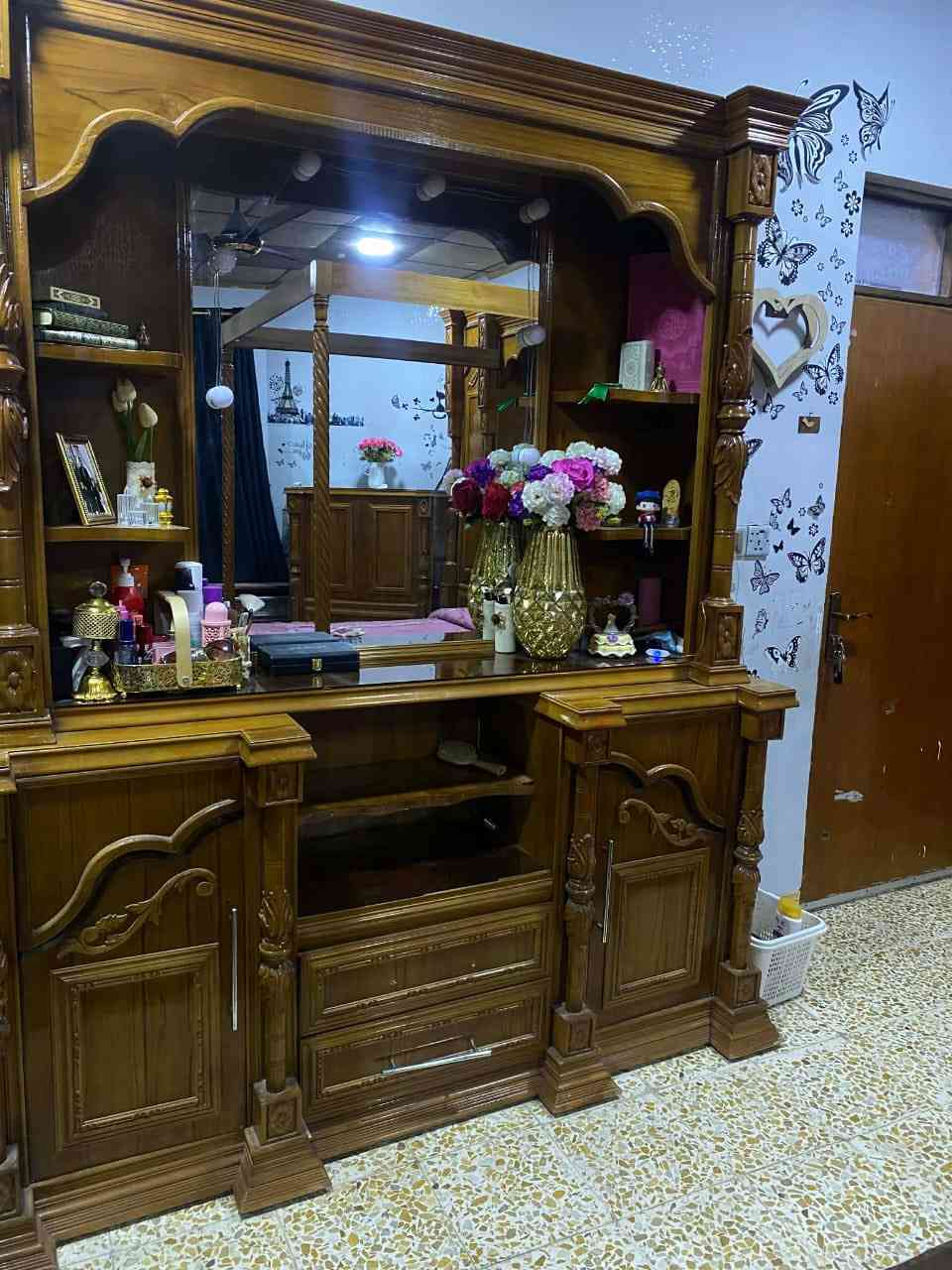 غرفة نوم خشب ثقيل ملكي ابراج(7)قطعع 
التواصل خاص***********
