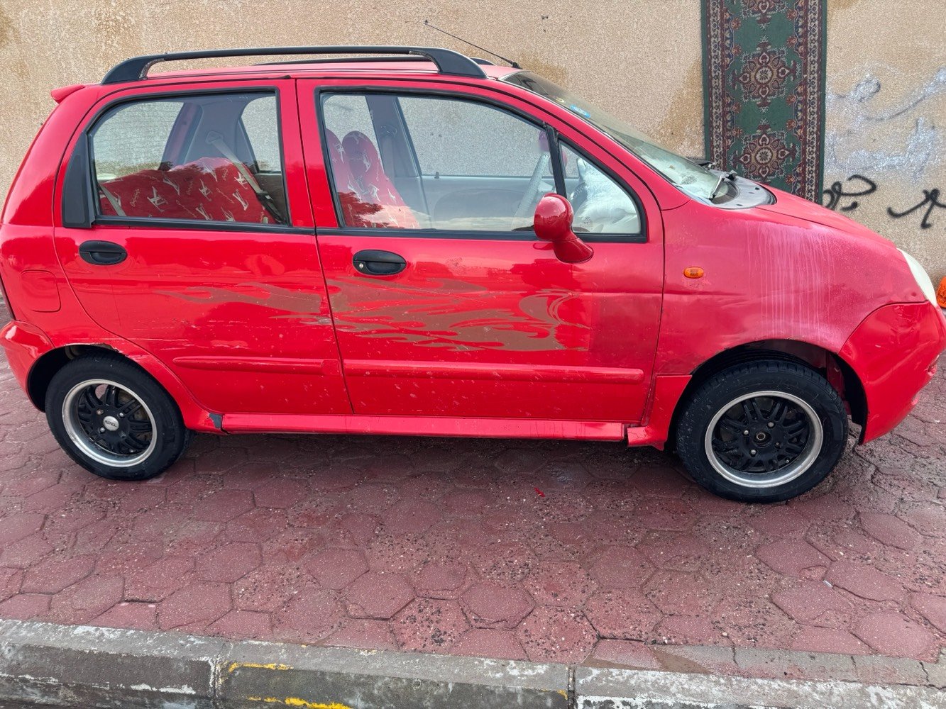 كيوكيو موديل 12 رقم واسط 
كير اوتوماتيك 
كير محرك نظيفات 
صدر جديد 
سياره جاهزه 
مكان السياره بالكوت
السعر 28 
***********