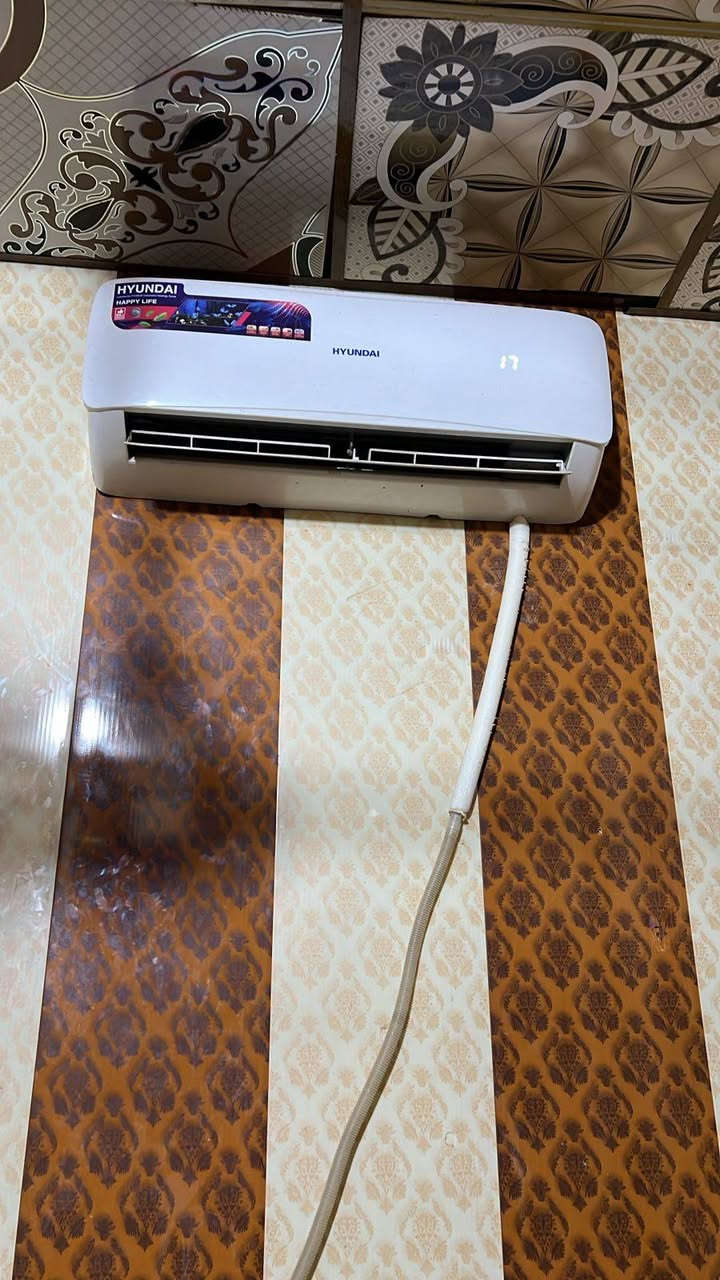 للبيع فقط سبلت زين نوعه حجم صغير طن واحد والمكيف طن ونص السعر خاص للتواصل واتس اب *********** المكيف بعده باكيت
