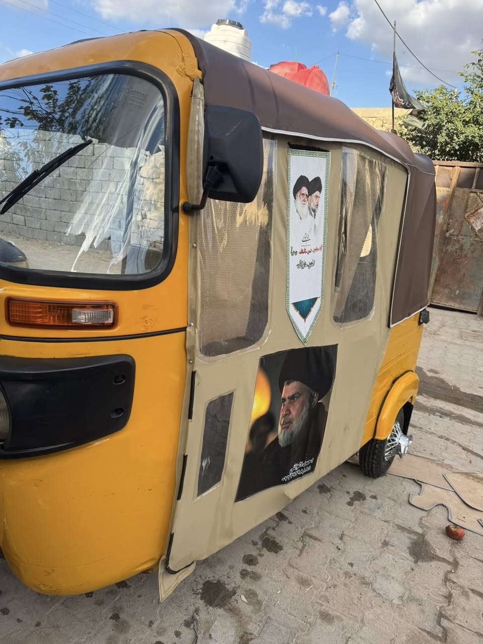 سلام عليكم تكتك ١٩لبيع مكان قرنه شرش سعر (اربعه وخمسميه ٤٥٠٠٠)وبيه مجال قليل تكتك مانقصه شي مال شغل مكينه مجفته تجفيت شركه وكله اصلي ولبدي شوف عين بيه ضربات خفيفه رقم ***********اتصال واتساب ***********
