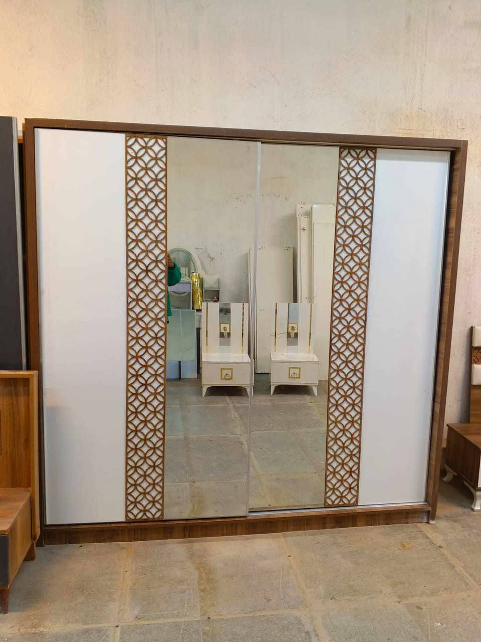 غرفة نوم مستعملة🇹🇷
نضافة 90 ٪💯فول نضافه
عدد القطع /5
نضام / سلايت💢
سعرها 400/375💸
شد ونقل داخل بغداد مجاني🚛
يوجود توصيل محافضات 🚛


**إذا كنت صاحب هذا الإعلان وتريد حذفه لأي سبب، رجاءا أرسل رسالة إلى الدعم الفني**