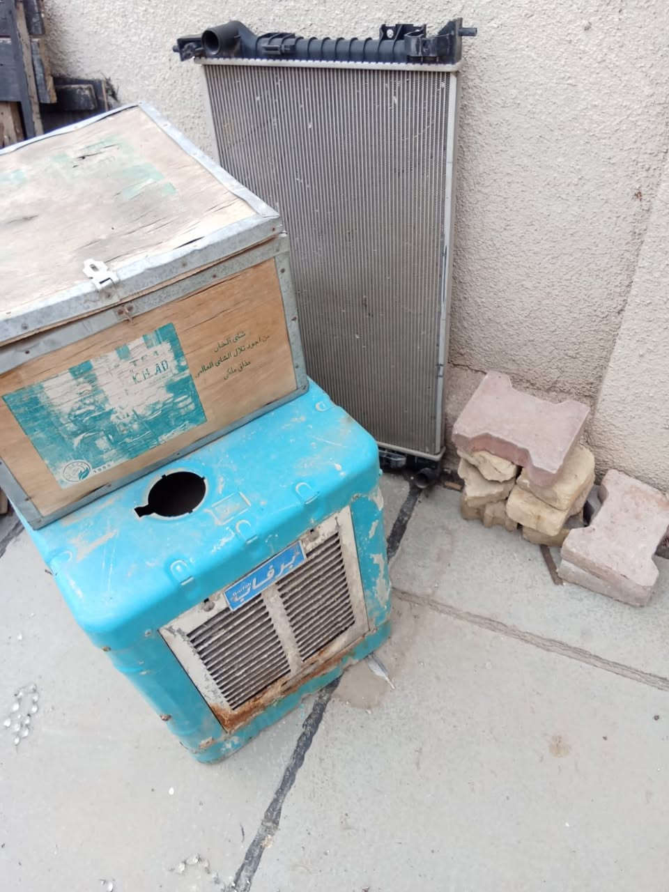 سلام عليكم ،متاح براد ماء   وزوج ثريات ومبرده حديد صغيره *********** وتساب
