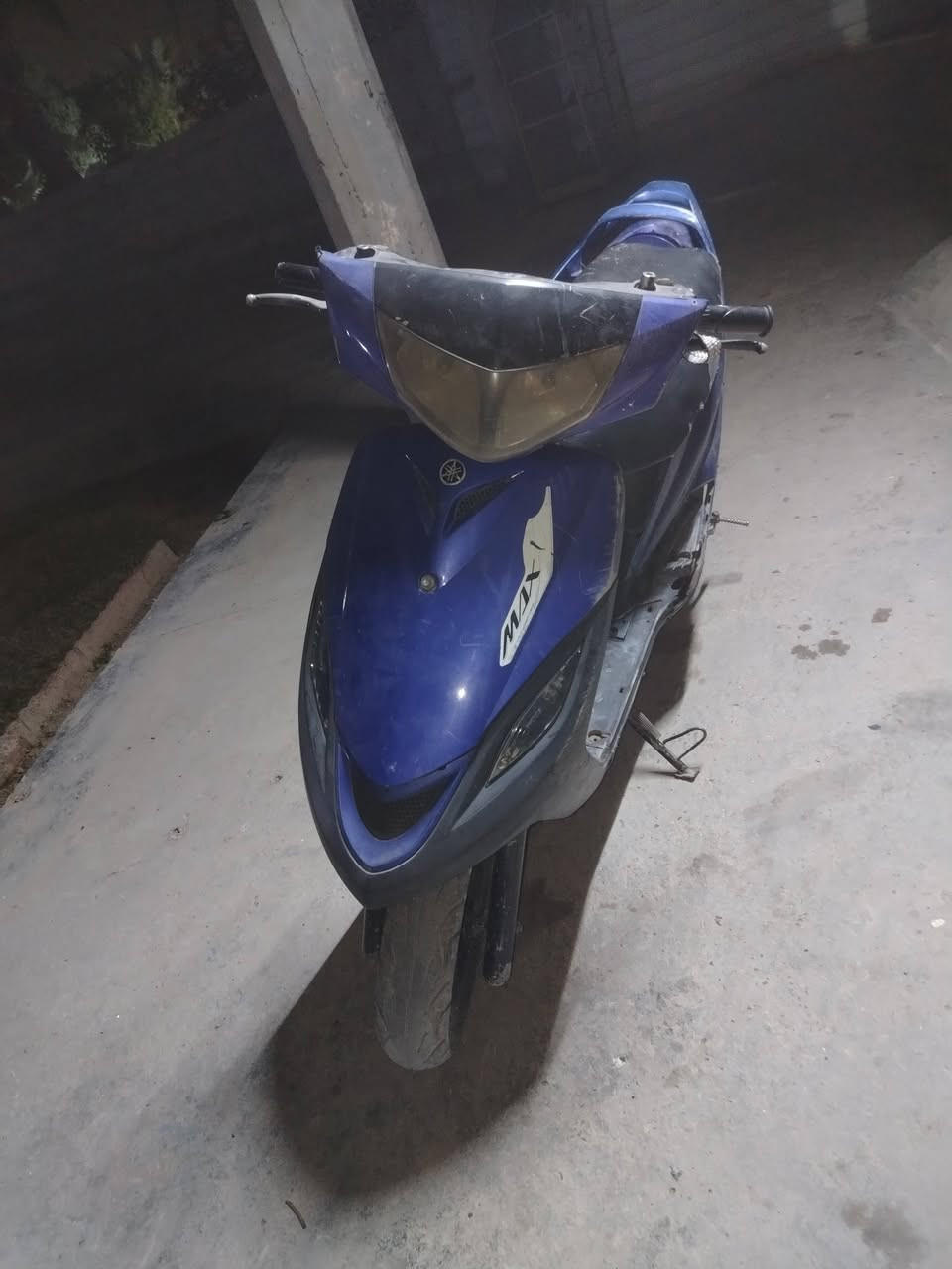 السلام عليكم دراجه 140 كل شي ما ناقصها بس حلقت ويل في هندي ما ينزل ابيع كوم حديد 150  ***********
