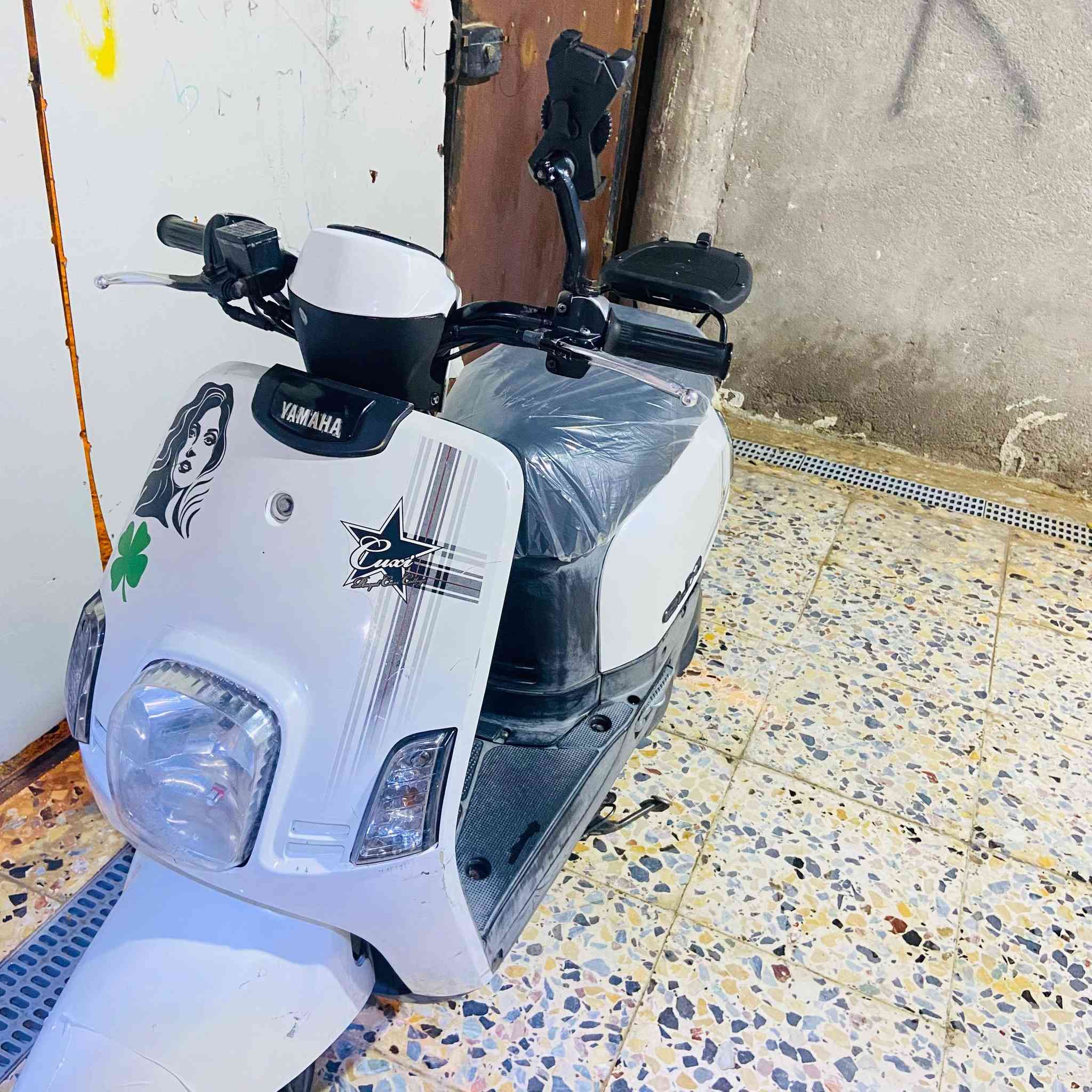 سلام عليكم دراجه بوليس نوزل دراجه مامفتوحه مكفوله من شاصي ومكينه كهربائيات كلشي شغال بيه دراجه ناعمه مكينتها مامبدل بيه ايشي دراجه ماناقصها شي 850 للشراي مكاني بصره ابي الخصيب ***********
